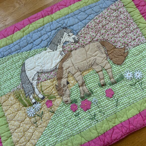 “Ponies in the Pasture” Twin-size Quilt and 2 Pillow Shams by The Company Store - Picture 8 of 14